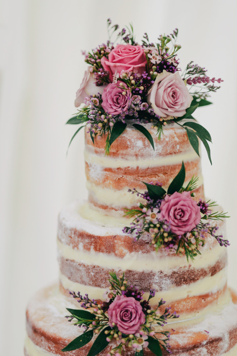 Stunning Cakes for Different Budgets